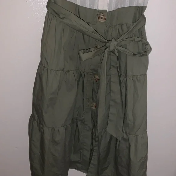 Super cute never worn button up dress white and green size med - Picture 3 of 7